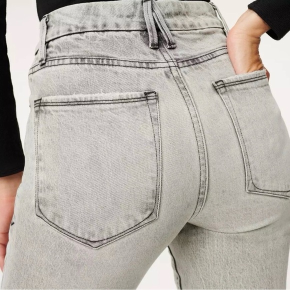 Good American Light Gray Straight Leg Jeans - Picture 4 of 8